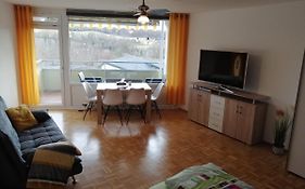 Sonnige Ferienwohnung Mit Seeblick